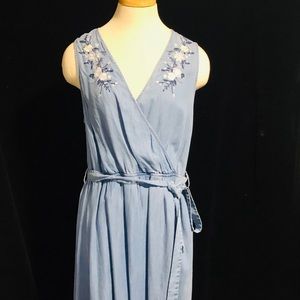 Blue sleeveless maxi dress